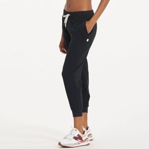 Vuori Performance Joggers in Black